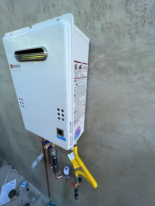 Tankless water heater installation for Kendale Lakes homes